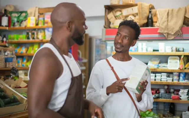 Atendimento ao cliente em uma operação de alimentação
